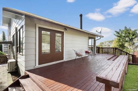 Photo of property in 2/74 Ayton Drive, Totara Vale, Auckland, 0629