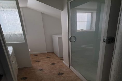 Photo of property in 32 Athena Drive, Totara Vale, Auckland, 0629