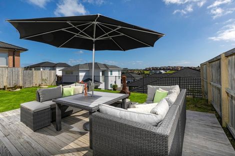 Photo of property in 25 Resolution Drive, Gulf Harbour, Whangaparaoa, 0930