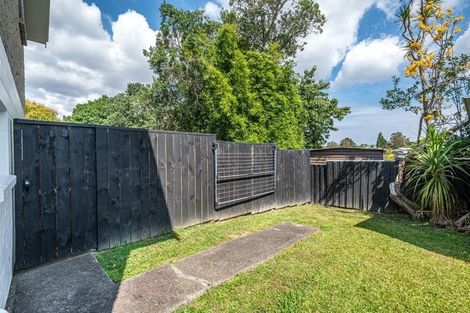 Photo of property in 1/23 Taitua Drive, Te Atatu South, Auckland, 0610