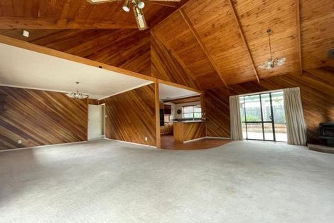 Photo of property in 14 Chablis Place, Henderson, Auckland, 0612