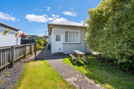 Photo of property in 27 Bathgate Street, South Dunedin, Dunedin, 9012