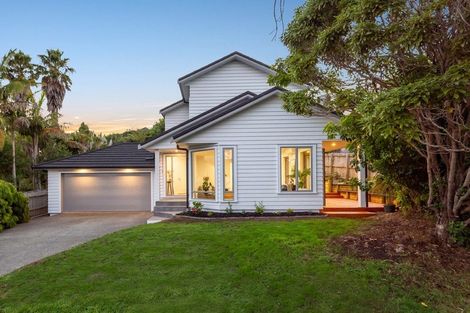 Photo of property in 18 Greenleaf Way, Northcross, Auckland, 0630