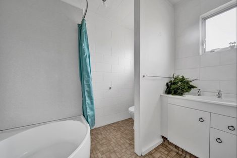 Photo of property in 10a Banks Street, Marfell, New Plymouth, 4310