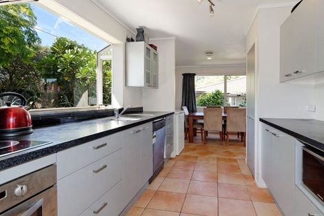 Photo of property in 123 Wirihana Road, Titirangi, Auckland, 0604