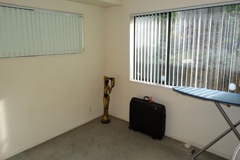 Photo of property in 1 San Fernando Way, Henderson, Auckland, 0612