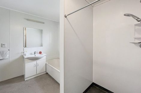 Photo of property in 17 Rewa Street, Takaro, Palmerston North, 4412