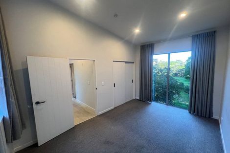 Photo of property in 73 Warman Road, Okura, Albany, 0792