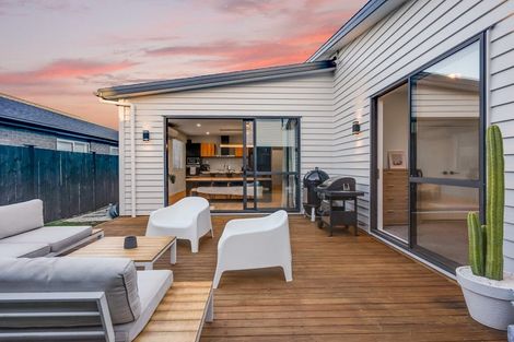 Photo of property in 3 Ropere Street, Kumeu, 0810