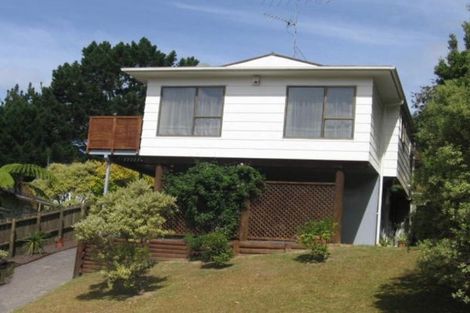 Photo of property in 12 Glenvale Place, Totara Vale, Auckland, 0629