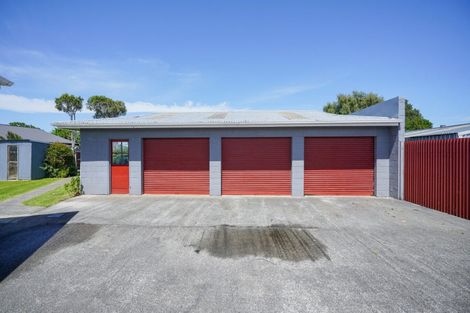 Photo of property in 42 Aloway Street, Wallacetown, 9816