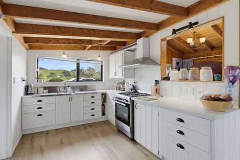 Photo of property in 43 Pahi Road, Paparoa, 0571