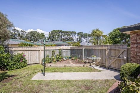 Photo of property in 1 Jeannie Way, Waikanae Beach, Waikanae, 5036