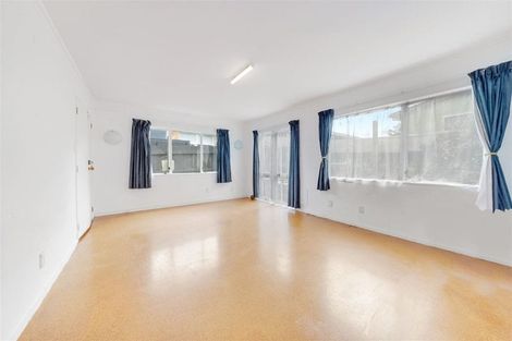 Photo of property in 2/50 Blanes Road, Weymouth, Auckland, 2103