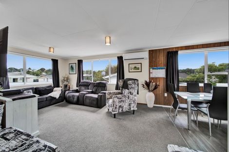 Photo of property in 19 Grenville Street, Marfell, New Plymouth, 4310