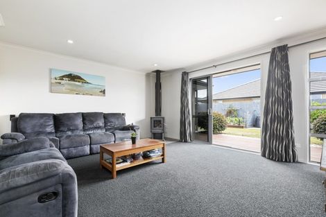 Photo of property in 20 Rainey Crescent, Papamoa Beach, Papamoa, 3118