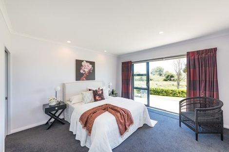 Photo of property in 30 Grand Oaks Drive, Awapuni, Palmerston North, 4412