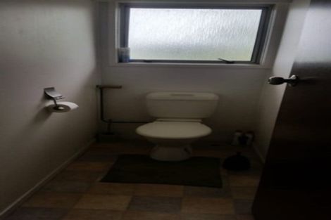 Photo of property in 1/940 East Coast Road, Northcross, Auckland, 0630