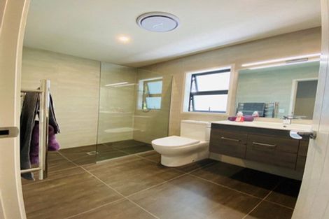 Photo of property in 44 Attwood Road, Paremoremo, Auckland, 0632