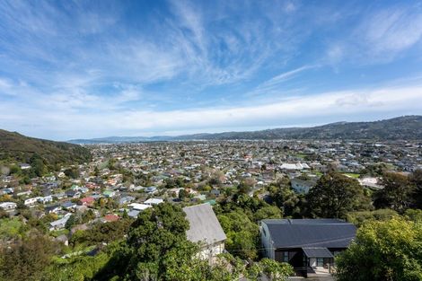 Photo of property in 32a Woodvale Grove, Fairfield, Lower Hutt, 5011
