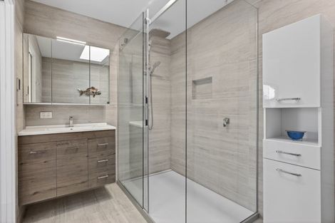 Photo of property in 26 Harbour View Road, Omokoroa, 3114