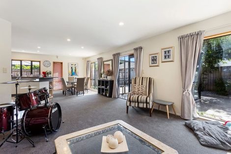 Photo of property in 1/111 Lincoln Road, Addington, Christchurch, 8024