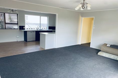 Photo of property in 23 Gibbs Crescent, Red Hill, Papakura, 2110