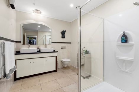 Photo of property in 15/72a Devonport Road, Tauranga, 3110