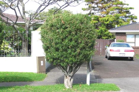 Photo of property in 24 Cornelian Crescent, Half Moon Bay, Auckland, 2012