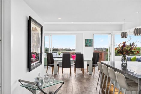 Photo of property in 12a Albert Road, Devonport, Auckland, 0624