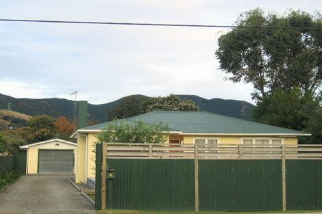 Photo of property in 6 Arawhata Road, Paraparaumu, 5032