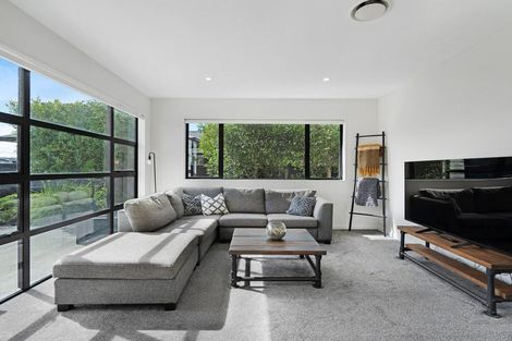 Photo of property in 26 Papa Orchard Drive, Kumeu, 0810