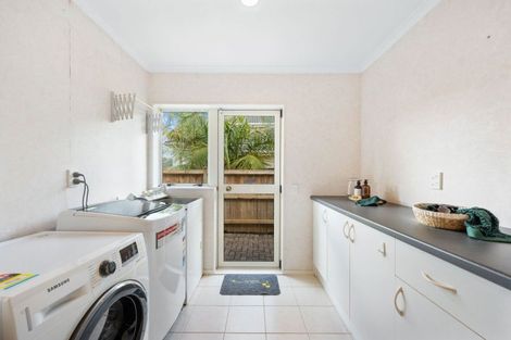 Photo of property in 25 Santa Ana Drive, Dannemora, Auckland, 2016