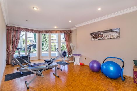 Photo of property in 32 Military Road, Boulcott, Lower Hutt, 5010