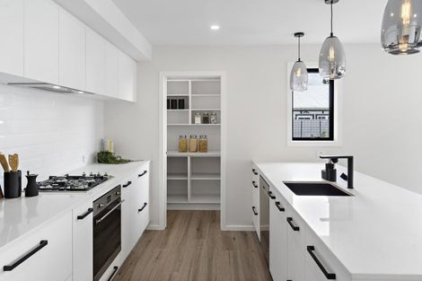 Photo of property in 7 Chisholm Place, Carterton, 5713