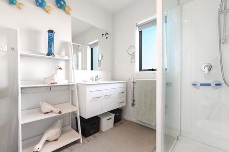 Photo of property in 11 Kamahi Crescent, Papamoa Beach, Papamoa, 3118