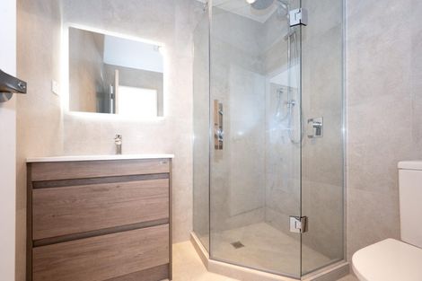 Photo of property in 5/737 East Coast Road, Browns Bay, Auckland, 0630