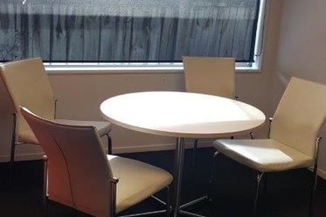 Photo of property in 1/108 Lincoln Road, Henderson, Auckland, 0610