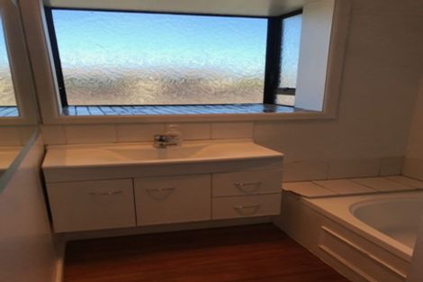 Photo of property in 16 Fenchurch Street, Northcote, Christchurch, 8052