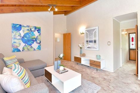 Photo of property in 73 Kauri Road, Stanmore Bay, Whangaparaoa, 0932