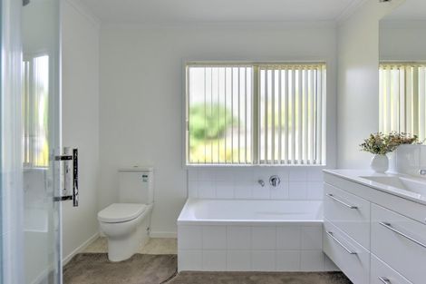 Photo of property in 12 Mary Street, Gore, 9710