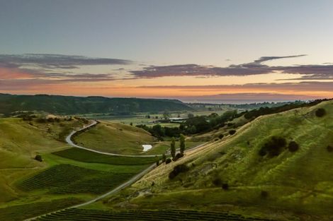 Photo of property in 170 Eskridge Drive, Eskdale, Napier, 4182