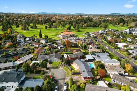 Photo of property in 4 Glading Place, St Andrews, Hamilton, 3200