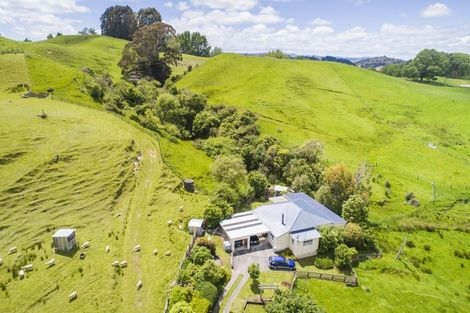 Photo of property in 18 Marshall Road, Hunterville, 4730