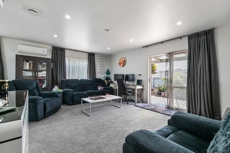 Photo of property in 85 Templeton Place, Clendon Park, Auckland, 2103