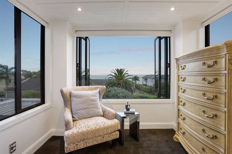 Photo of property in 235 Bleakhouse Road, Mellons Bay, Auckland, 2014