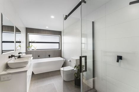 Photo of property in 28 Leathem Crescent, Pokeno, 2402