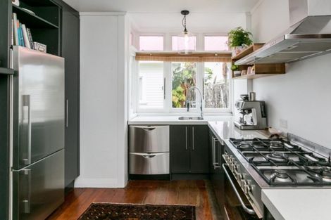 Photo of property in 409 Alexandra Street, Hastings, 4122