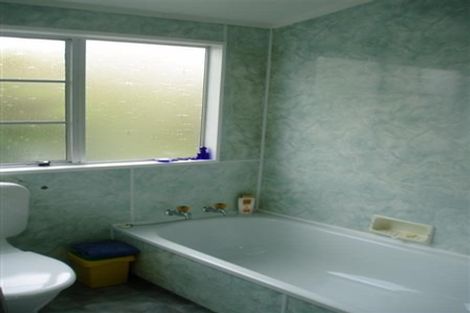 Photo of property in 18a Wai-iti Crescent, Woburn, Lower Hutt, 5010