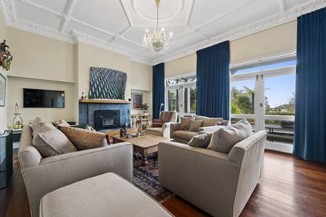 Photo of property in 18 Ridge Lane, New Plymouth, 4310